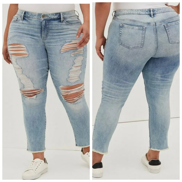 torrid Denim - Torrid Crop Boyfriend Straight Vintage Stretch Mid-Rise Jean Size 30